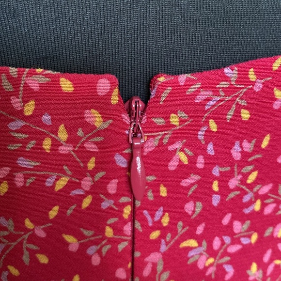 Gap Y2K  red floral, empire waist, spaghetti straps! Tiered ruffle! Size 6 - Picture 6 of 16